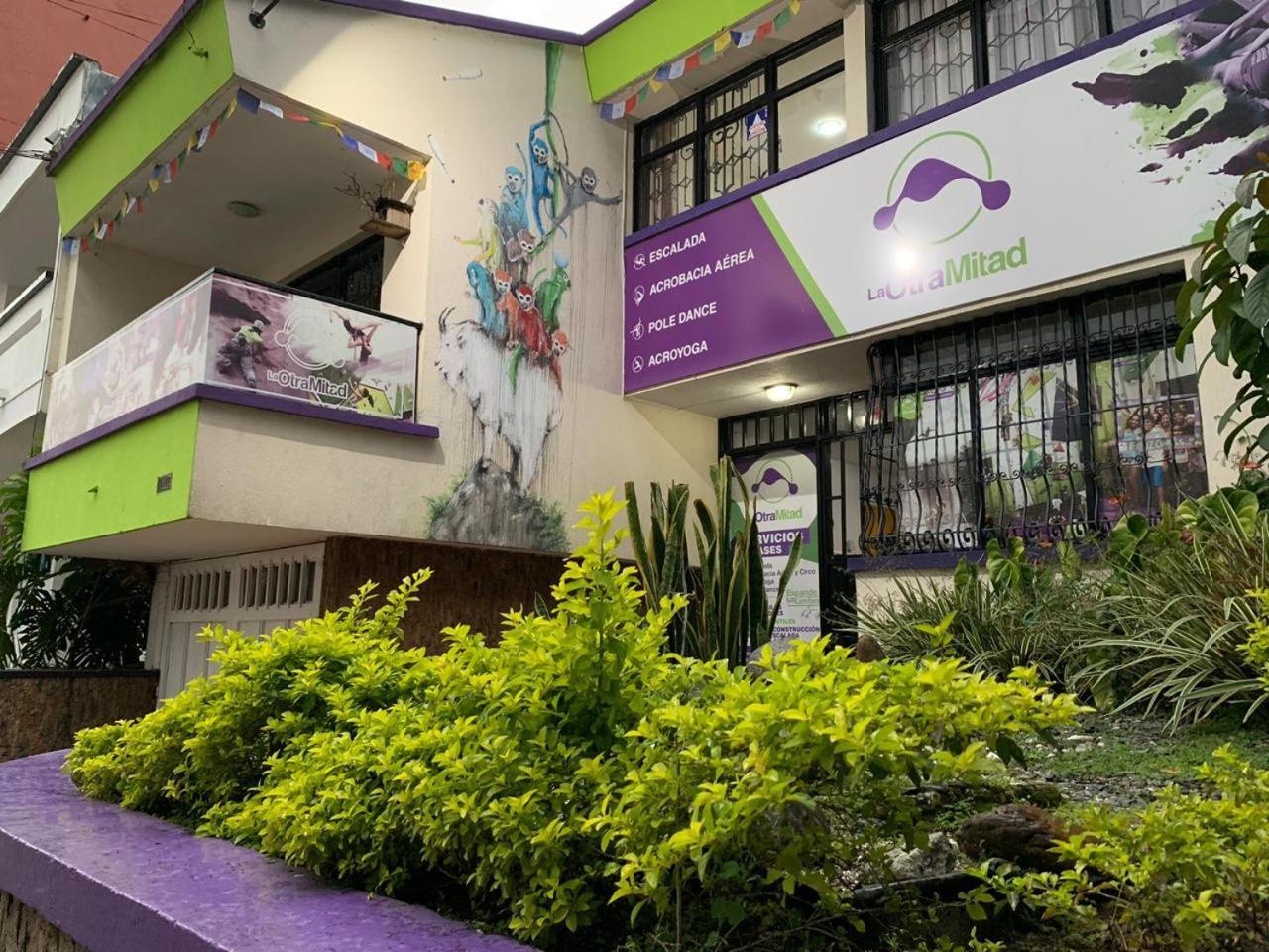 La Otra Mitad Hostel 亚美尼亚 外观 照片